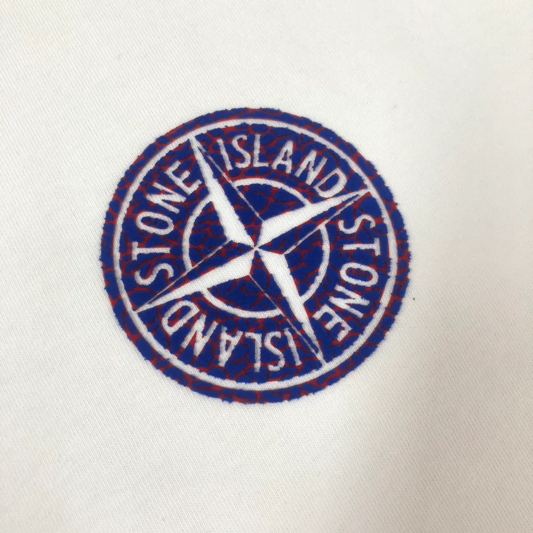 P180 Stone Island 2025 latest T-shirt, couple style ~ Original order, fashionable and casual short T-shirt, specially made of customized cotton fabric ~ Cotton T-shirt ~ Pre-washed to prevent deformation and shrinkage problem, more comfortable and breathable on the body ~ All available from stock ~ Unique design style, trendy must-have item, complete with three standards 👍 Color: black/white Size: S M L XL (larger version, please indicate your height and weight when placing an order)